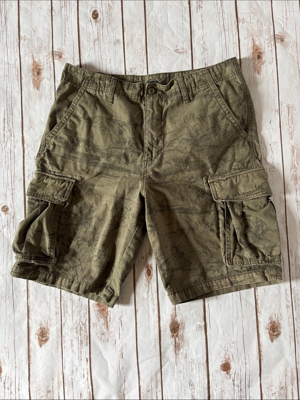 Old Navy Olive Cargo Utility Shorts Size 34 Tropical Print